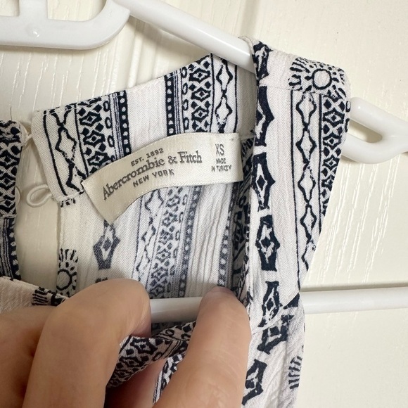 ABERCROMBIE & FITCH : Top - Size XS - Picture 3 of 5